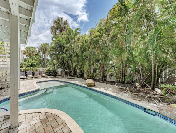 Three Bedroom Pool Duplex in Holmes Beach